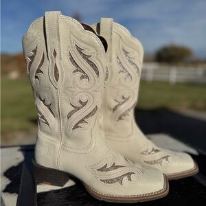 Ariat Women's Cream Sparkly Inlay Western Boots